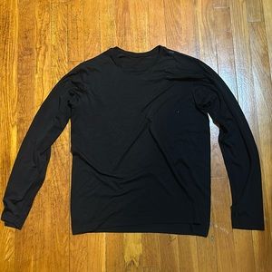 Lulu lemon long t-shirt slim fit size Medium